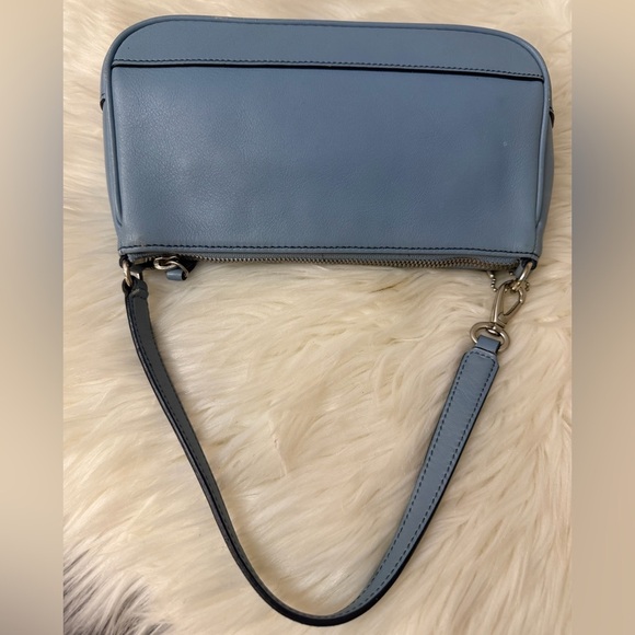 Vintage COACH Hampton Light Blue
Leather Demi Shoulder Purse Y2K 7785 - Picture 6 of 8